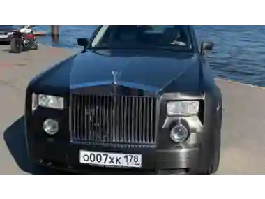 Rolls-Royce Phantom Grey