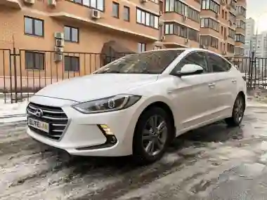 Hyundai Elantra АТ