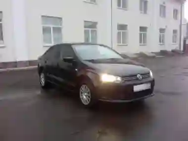 Volkswagen Polo 2015 г. Автомат (черный)